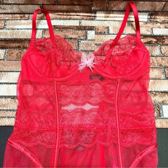 Victorias Secret Red Lace Corset 36B - Picture 3 of 7